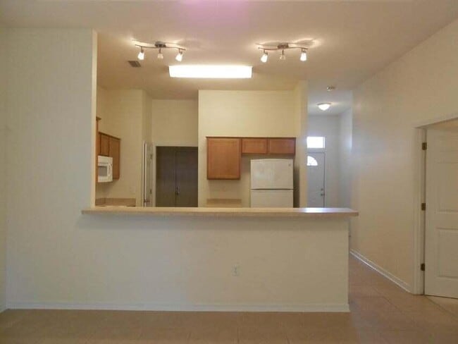 Photo - 713 N Park Blvd