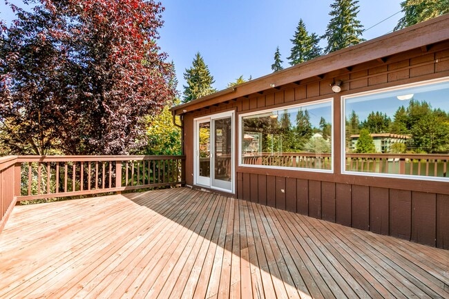 Photo - JENSEN DUPLEX Unit A- Upper