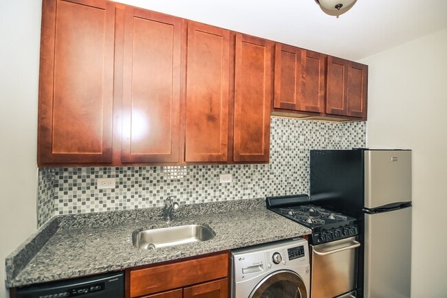 Photo - 555 W Arlington Unidad 117