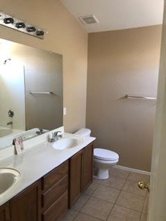 Photo - 17739 W Redfield Rd