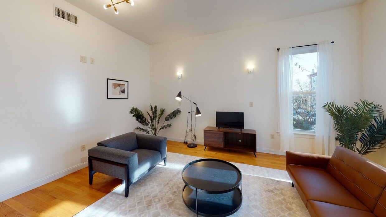 Photo - Private bedroom in 4 bed/2 bath Home