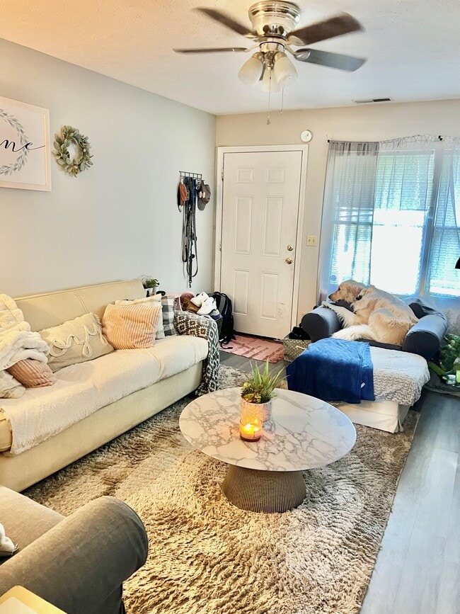 Photo - 309 Emily Ln