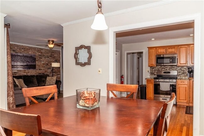 Photo - 153 Lindbergh Drive NE