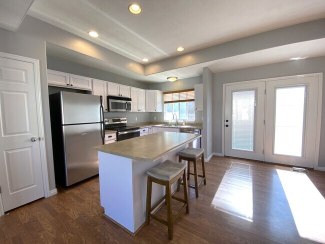 Photo - 8 Ann Arbor Dr