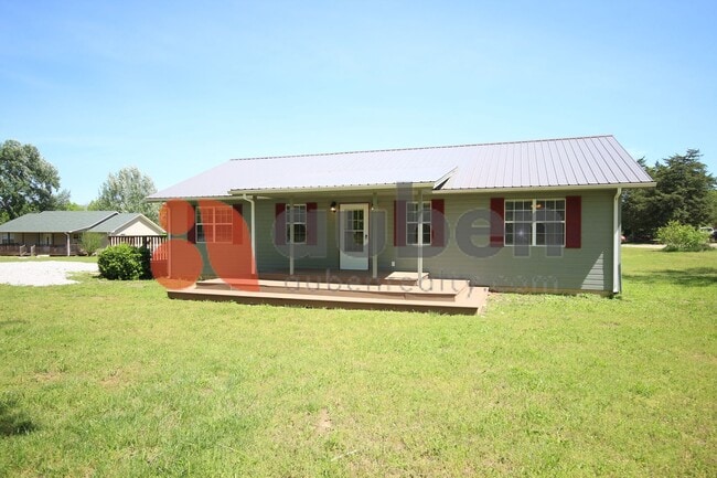 Building Photo - Quiet 3 Bedroom 2 Bath with Creek Access