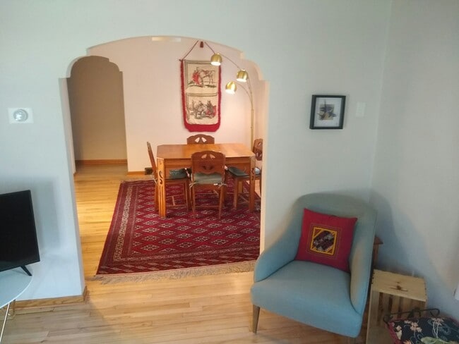 Photo - 2035 E Dayton St Unidad #1