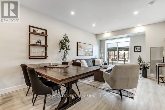 Photo - 16 Compass Trail Unité 204