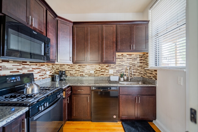 Photo - 2989 N Lawndale Ave Unidad 1