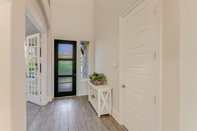 Photo - 305 Coniglio Cv