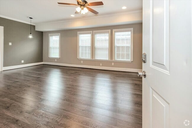 Building Photo - 4114 Lamar St Rental
