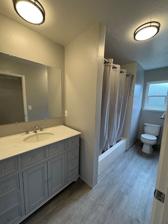 Photo - 425 Plum St Unidad A