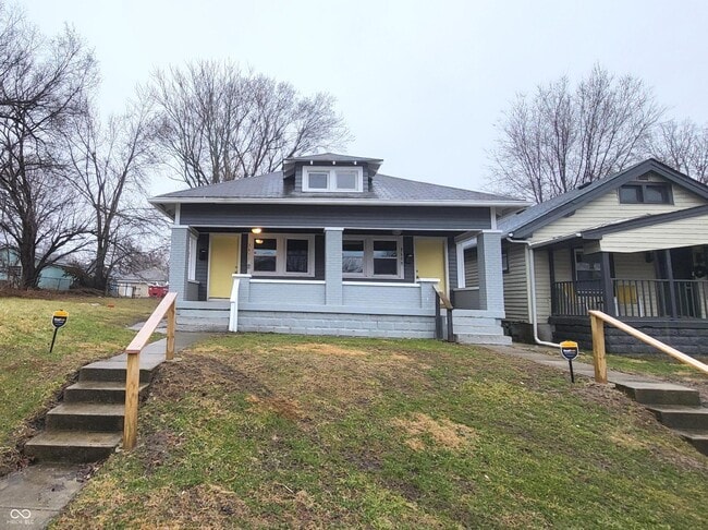 Building Photo - 3611 E Vermont St