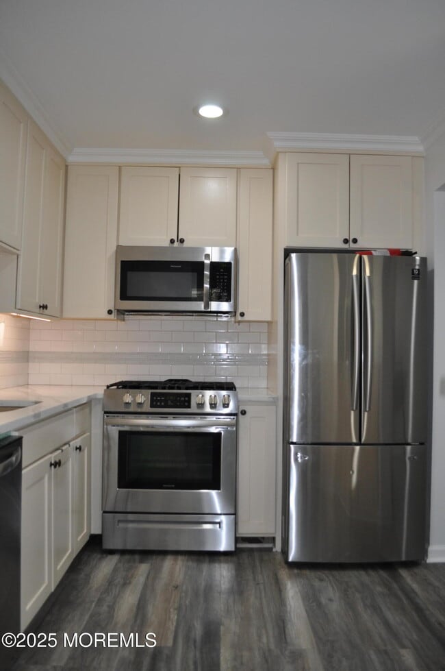 Photo - 704 Violet Ln