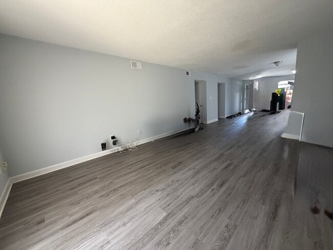 Photo - 2 bedroom 2 bath Updated Condo at Avery Close! ON THE WOLFLINE!