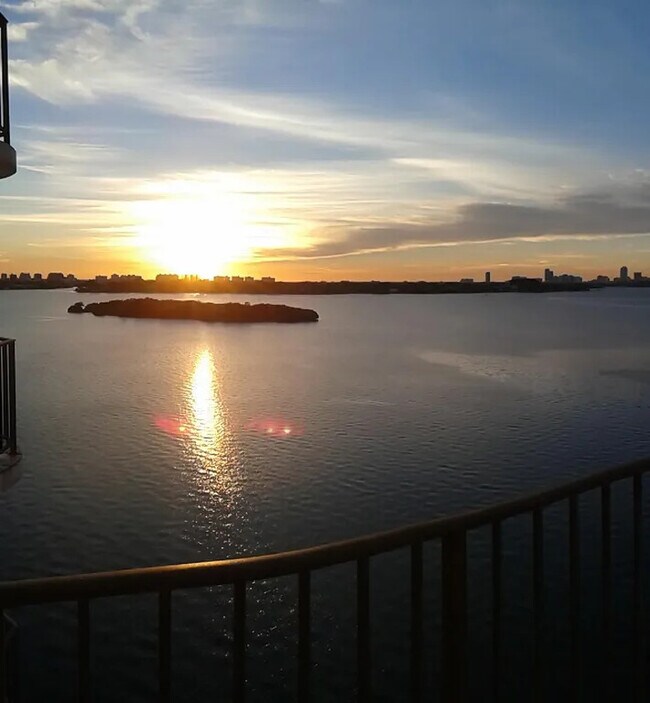 Photo - 11930 N Bayshore Dr Unit 1006