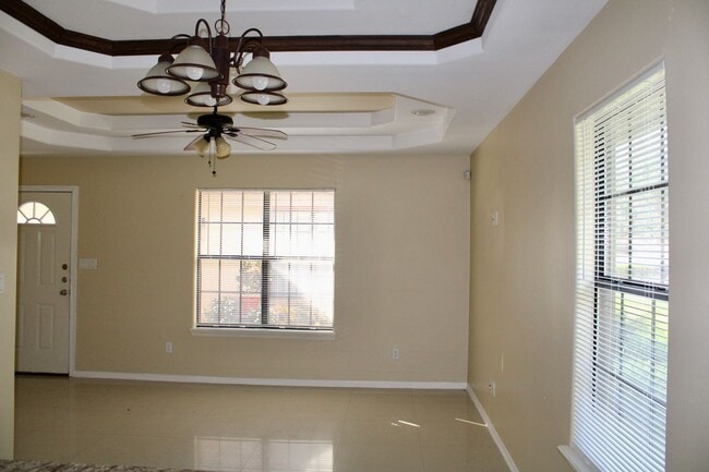 Photo - 201 S Ridge Ln