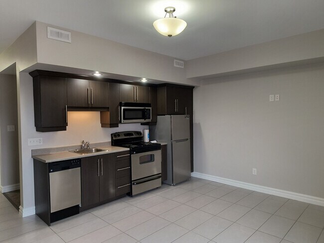 Photo - 40 Flanders Court