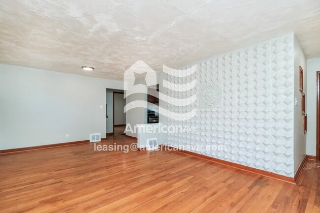 Photo - 4422 June Ave