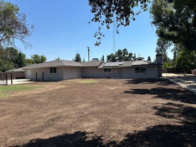 Photo - 4832 N Fruit Ave