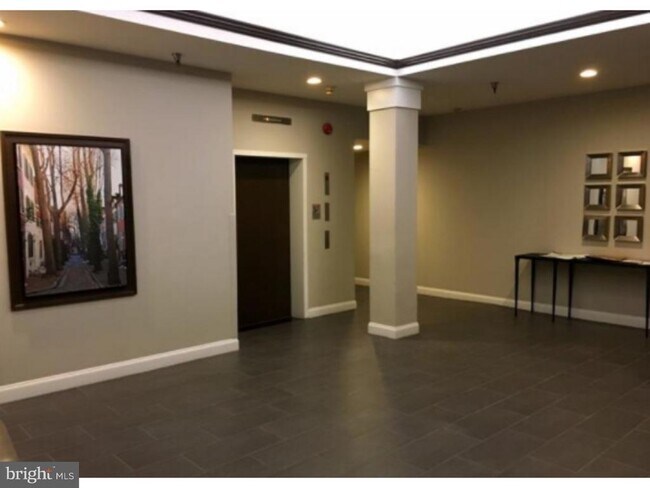 Photo - 130 Arch St Unidad 501