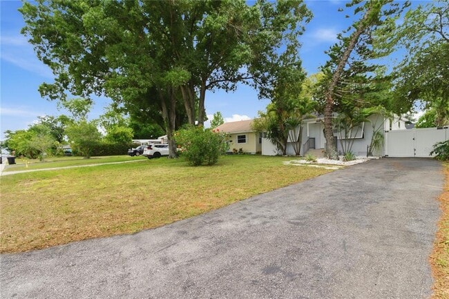 Photo - 2710 16th Ave N