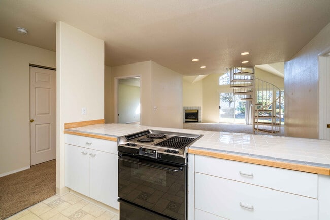 Photo - Spacious 2 Master Suites with Bonus Loft Area - Water/Sewer Paid By HOA - Prune Hill - Camas