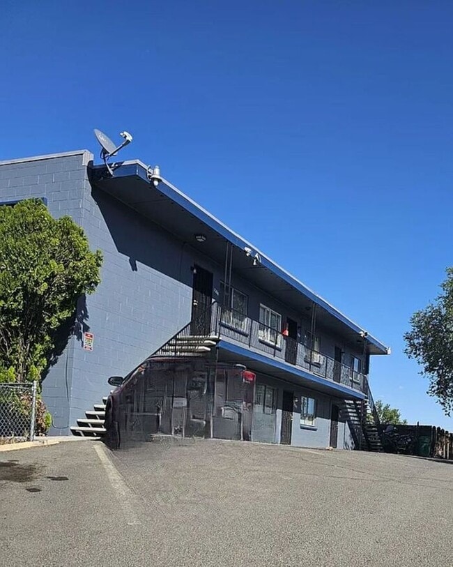 Building Photo - Coming Soon! 2 bed/ 1 Bath Upstairs Apartment/Corner Unit- *****1/2 off 2nd months rent!!!!