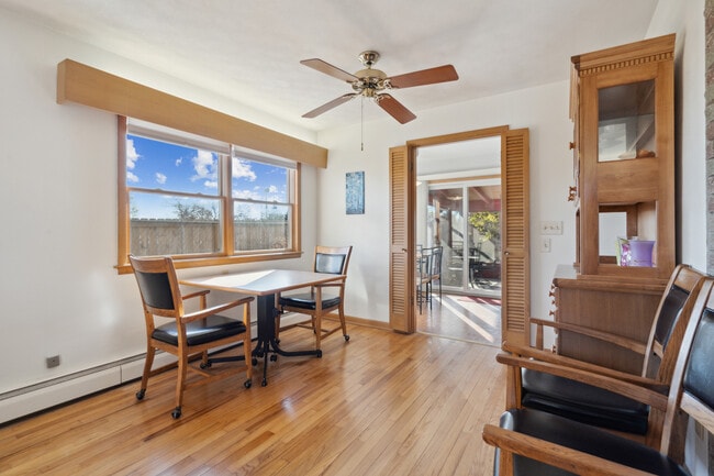 Photo - 6 Oak Park Ct