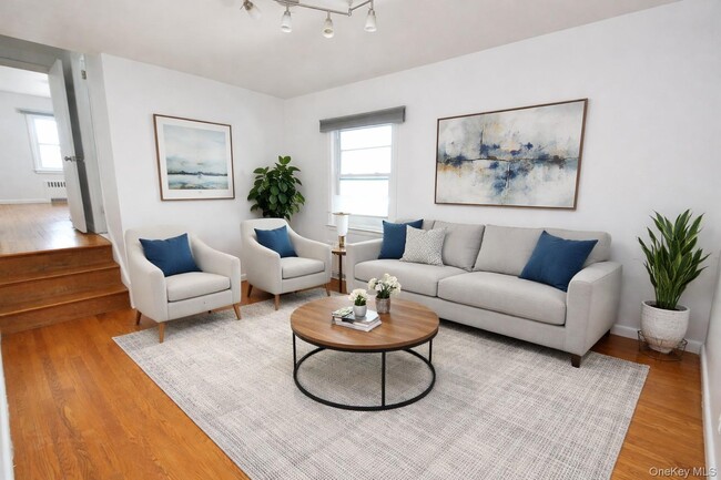 Building Photo - 34 Chestnut St Unit 2