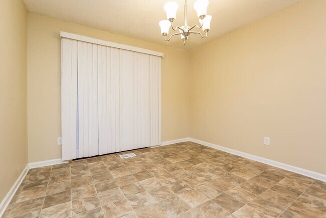 Photo - 1398 Yates Ave