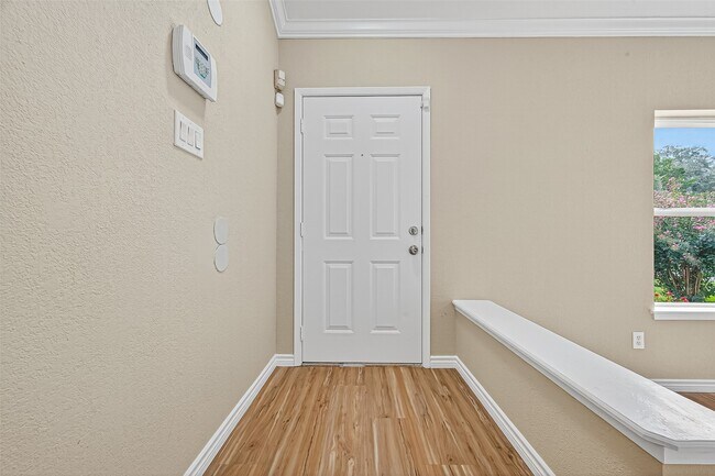 Photo - 1811 Foxlake Dr