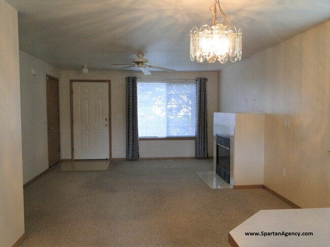 Photo - 16114 93rd St E