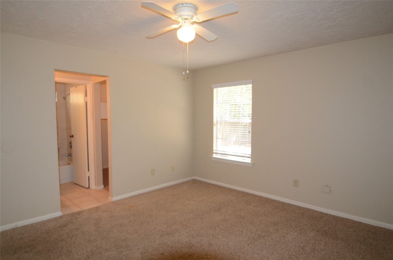 Photo - 56 Fallshire Dr