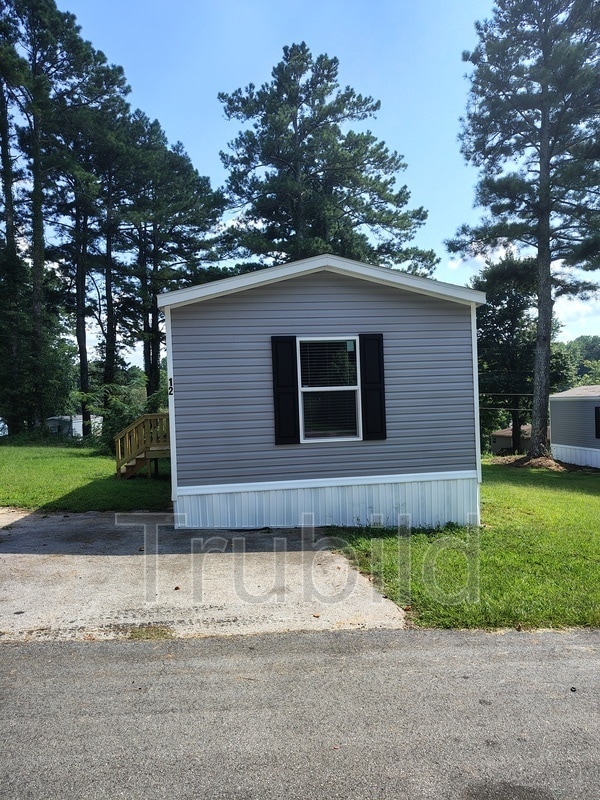 Building Photo - 12 Poole Cir Rental