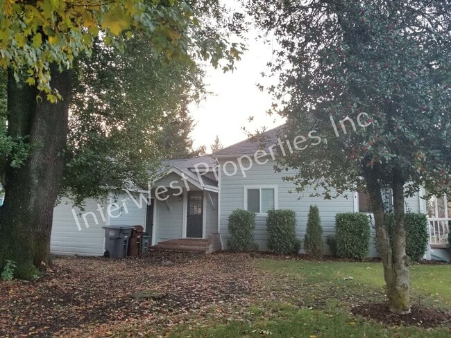 Photo - Super Cute 2bd Ranch Style Hillsboro home w/Garage, w/d hookups and yard!