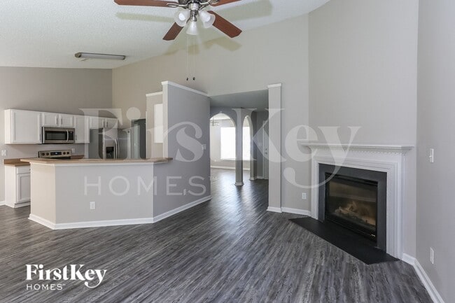 Photo - 11033 Sandboar St