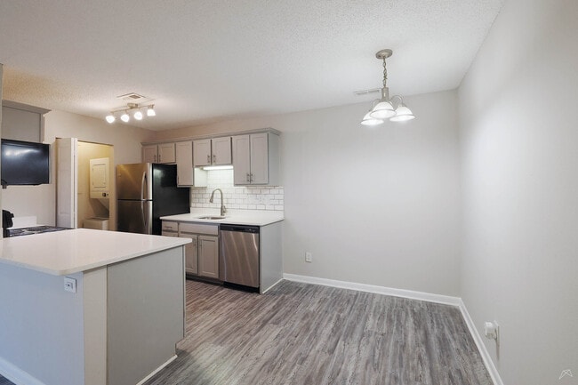 Photo - Triangle Park Apartments