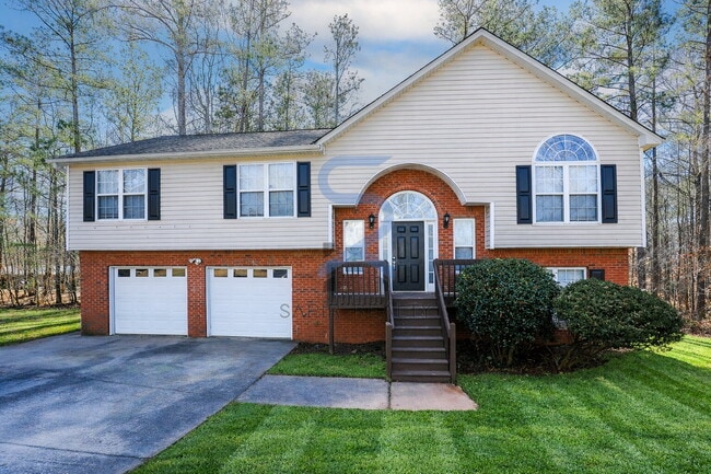 Photo - Move in before January 31st and choose your reward: a $250 Amazon Gift Card or a 55" Smart TV!