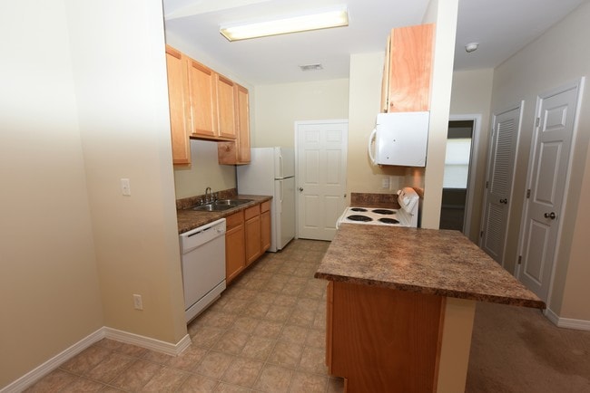 2BD Kitchen - Dominion