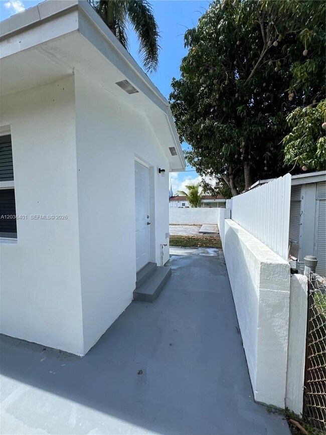 Photo - 2847 Polk St Unit 3