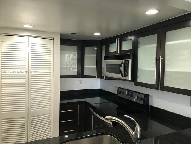 Photo - 540 Brickell Key Dr Condo Unit 1002