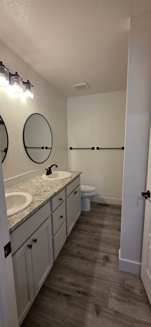 Photo - 2912 Cribbon Ave