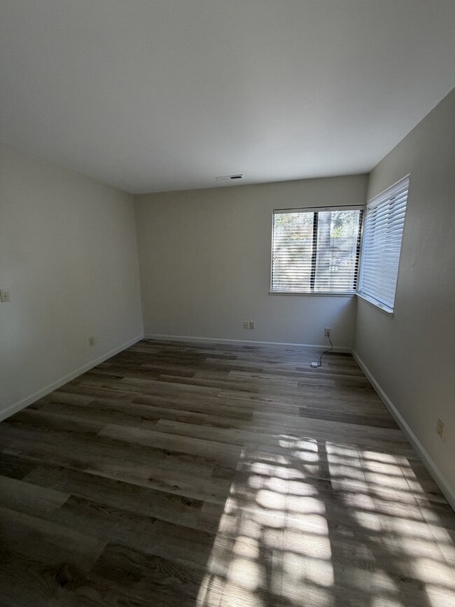 1746 Mount Olive Dr