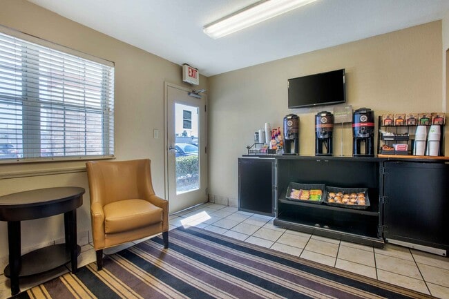Furnished Studio-El Paso - Airport