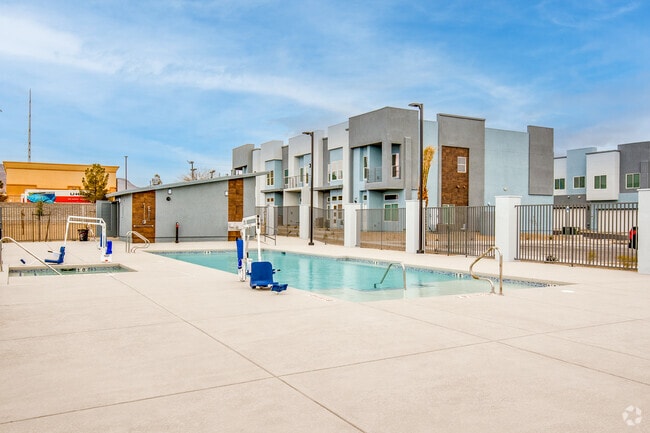 Pool - Townes at Peace Way