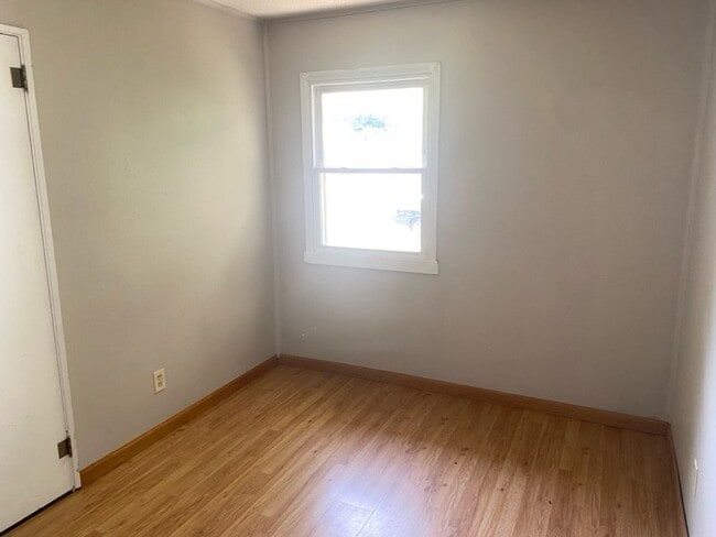 Photo - 2434 Reynolds Ave SW