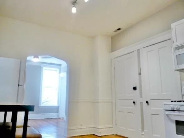 Photo - 1535 N Bosworth Ave Unit 3F