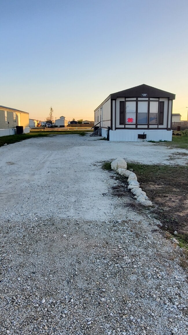 Building Photo - 4366 Rd 5726