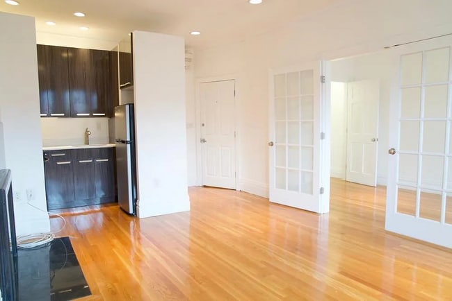 Photo - 254 Newbury St