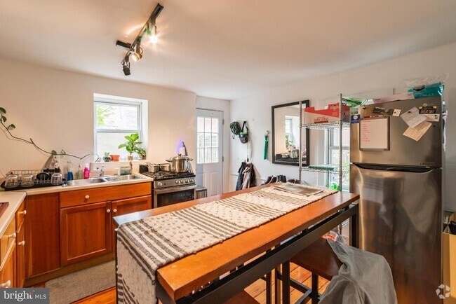 Building Photo - 1221 Marlborough St Unit R2 Rental